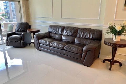 Condominio en alquiler en Hallandale Beach, Florida, 1 dormitorio, 80.82 m2 № 1927478 - foto 12