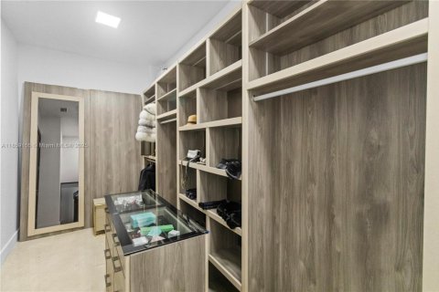 Villa ou maison à vendre à Doral, Floride: 4 chambres, 320.33 m2 № 1977529 - photo 15