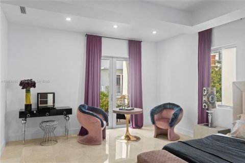 Villa ou maison à vendre à Doral, Floride: 4 chambres, 320.33 m2 № 1977529 - photo 16