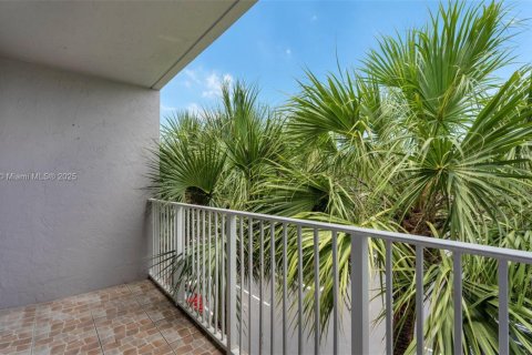 Condo in Hialeah, Florida, 2 bedrooms  № 1811869 - photo 20