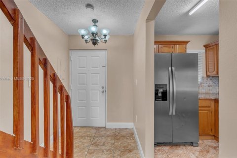 Condo in Hialeah, Florida, 2 bedrooms  № 1811869 - photo 8