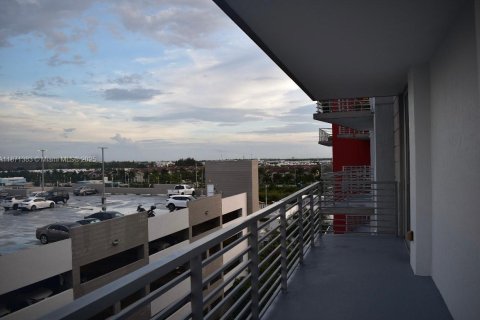 Villa ou maison à vendre à Doral, Floride: 1 chambre, 77.39 m2 № 1921992 - photo 7