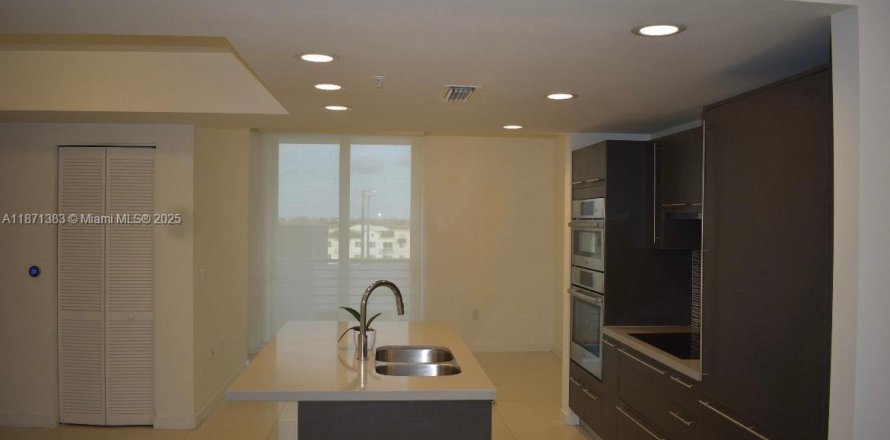 Villa ou maison à Doral, Floride 1 chambre, 77.39 m2 № 1921992