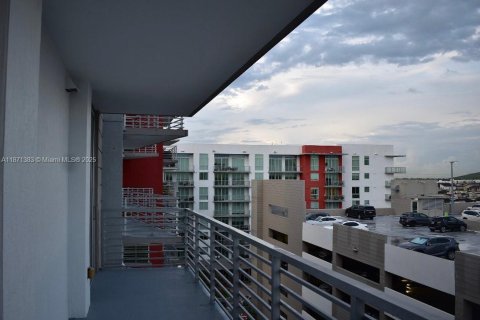 Villa ou maison à vendre à Doral, Floride: 1 chambre, 77.39 m2 № 1921992 - photo 6