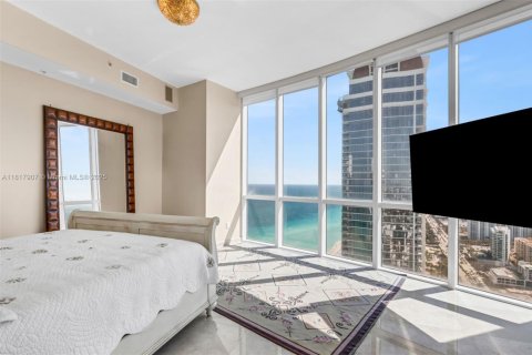Condominio en venta en Sunny Isles Beach, Florida, 3 dormitorios, 207.73 m2 № 1774193 - foto 15