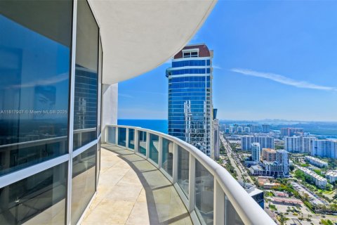Condominio en venta en Sunny Isles Beach, Florida, 3 dormitorios, 207.73 m2 № 1774193 - foto 24