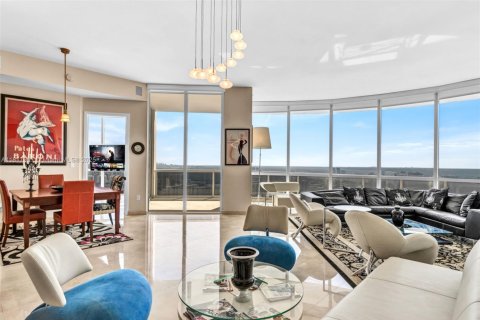 Condominio en venta en Sunny Isles Beach, Florida, 3 dormitorios, 207.73 m2 № 1774193 - foto 6