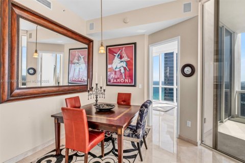 Condominio en venta en Sunny Isles Beach, Florida, 3 dormitorios, 207.73 m2 № 1774193 - foto 9