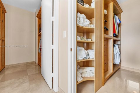 Condominio en venta en Sunny Isles Beach, Florida, 3 dormitorios, 207.73 m2 № 1774193 - foto 18