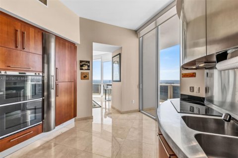 Condominio en venta en Sunny Isles Beach, Florida, 3 dormitorios, 207.73 m2 № 1774193 - foto 11