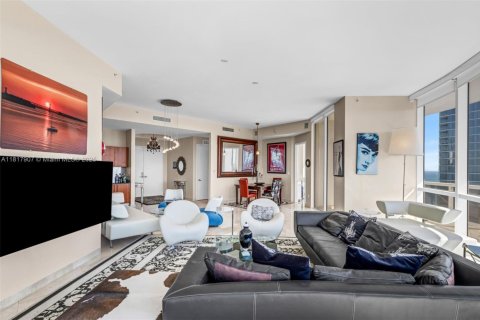 Condominio en venta en Sunny Isles Beach, Florida, 3 dormitorios, 207.73 m2 № 1774193 - foto 29