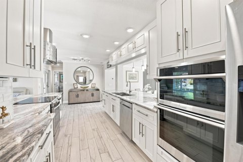 House in Lighthouse Point, Florida 4 bedrooms, 206.61 sq.m. № 2305316 - photo 22