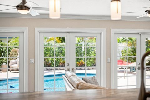 House in Lighthouse Point, Florida 4 bedrooms, 206.61 sq.m. № 2305316 - photo 12