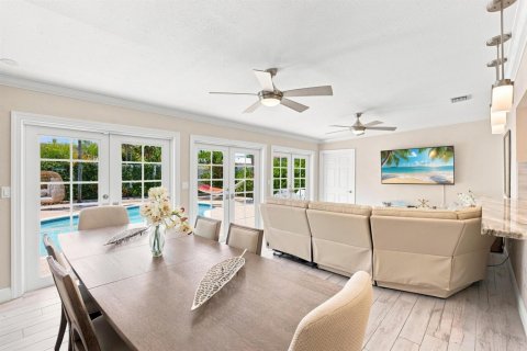 House in Lighthouse Point, Florida 4 bedrooms, 206.61 sq.m. № 2305316 - photo 30