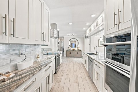 House in Lighthouse Point, Florida 4 bedrooms, 206.61 sq.m. № 2305316 - photo 23