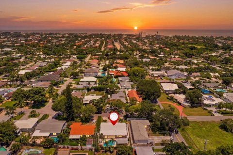 House in Lighthouse Point, Florida 4 bedrooms, 206.61 sq.m. № 2305316 - photo 2