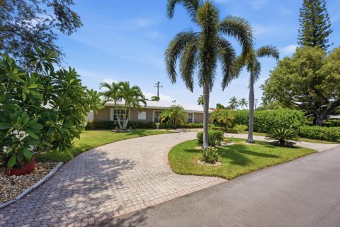 House in Lighthouse Point, Florida 4 bedrooms, 206.61 sq.m. № 2305316 - photo 3