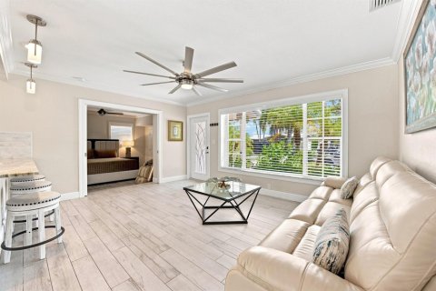 House in Lighthouse Point, Florida 4 bedrooms, 206.61 sq.m. № 2305316 - photo 8