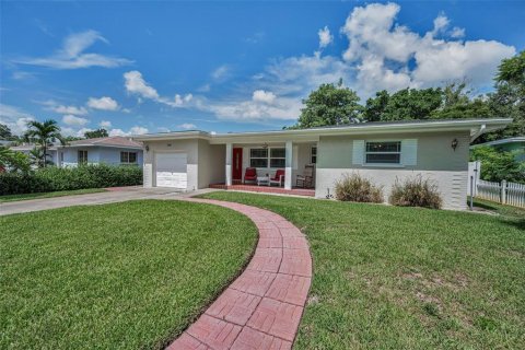 House in Dunedin, Florida 2 bedrooms, 167.78 sq.m. № 1879487 - photo 9