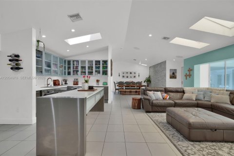Купить виллу или дом в Майами, Флорида 4 спальни, 278.52м2, № 2069022 - фото 19