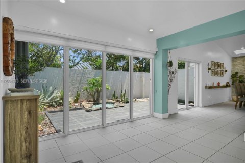 Купить виллу или дом в Майами, Флорида 4 спальни, 278.52м2, № 2069022 - фото 3