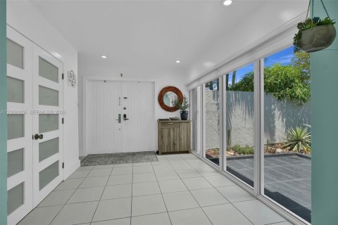 Купить виллу или дом в Майами, Флорида 4 спальни, 278.52м2, № 2069022 - фото 2