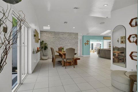 Купить виллу или дом в Майами, Флорида 4 спальни, 278.52м2, № 2069022 - фото 7