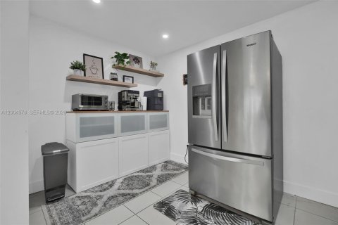 Купить виллу или дом в Майами, Флорида 4 спальни, 278.52м2, № 2069022 - фото 17