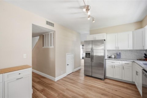 Villa ou maison à louer à Tampa, Floride: 3 chambres, 172.8 m2 № 2338913 - photo 10