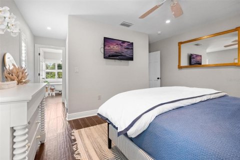 House in Clearwater, Florida 4 bedrooms, 222.97 sq.m. № 1802074 - photo 15