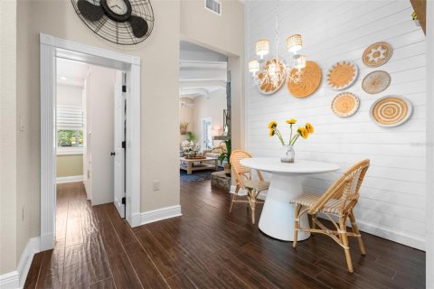 House in Clearwater, Florida 4 bedrooms, 222.97 sq.m. № 1802074 - photo 9