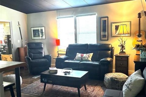Apartamento en alquiler en Zephyrhills, Florida, 2 dormitorios, 80.27 m2 № 2103198 - foto 3