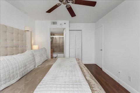 Купить кондоминиум в Майами, Флорида 2 спальни, 91.51м2, № 2047656 - фото 20