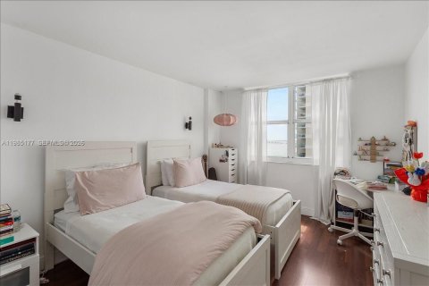 Купить кондоминиум в Майами, Флорида 2 спальни, 91.51м2, № 2047656 - фото 14