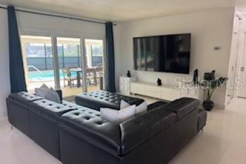 Villa ou maison à louer à Port Charlotte, Floride: 4 chambres, 171.5 m2 № 2111529 - photo 8