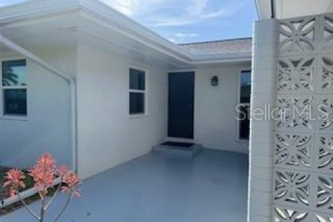 Villa ou maison à louer à Port Charlotte, Floride: 4 chambres, 171.5 m2 № 2111529 - photo 5