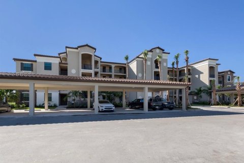 Condo in Bradenton, Florida, 2 bedrooms in LAKEWOOD NATIONAL № 2210801