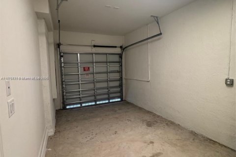 Townhouse in Homestead, Florida 3 bedrooms № 1921756 - photo 9