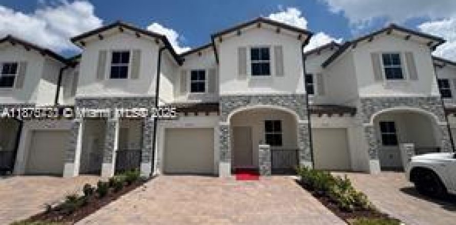 Townhouse in Homestead, Florida 3 bedrooms № 1921756