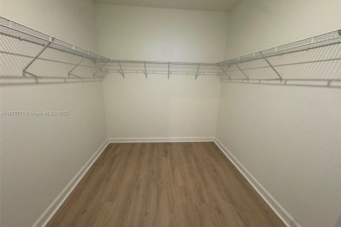 Townhouse in Homestead, Florida 3 bedrooms № 1921756 - photo 4