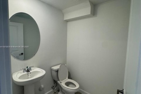 Townhouse in Homestead, Florida 3 bedrooms № 1921756 - photo 6