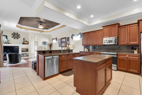 House in New Port Richey, Florida 4 bedrooms, 309.74 sq.m. № 1876039 - photo 11