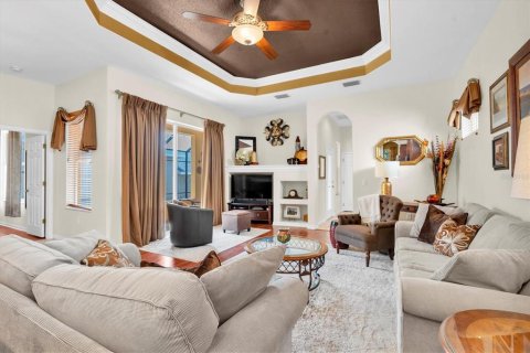 House in New Port Richey, Florida 4 bedrooms, 309.74 sq.m. № 1876039 - photo 18