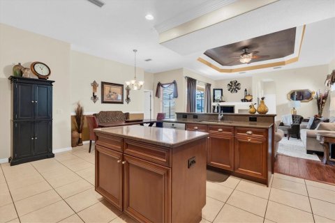 House in New Port Richey, Florida 4 bedrooms, 309.74 sq.m. № 1876039 - photo 12