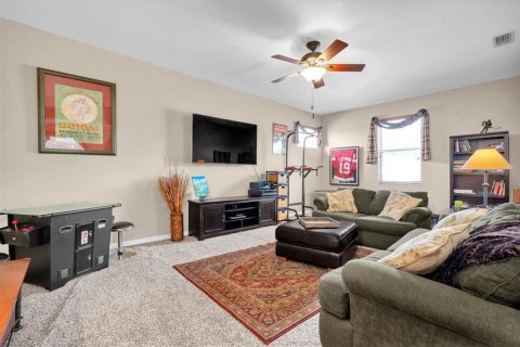 House in New Port Richey, Florida 4 bedrooms, 309.74 sq.m. № 1876039 - photo 27