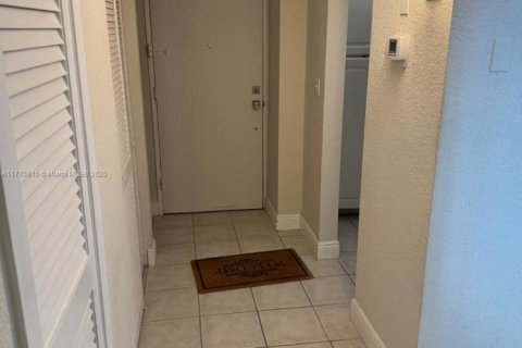 Condo in Sunny Isles Beach, Florida, 1 bedroom  № 1741709 - photo 17