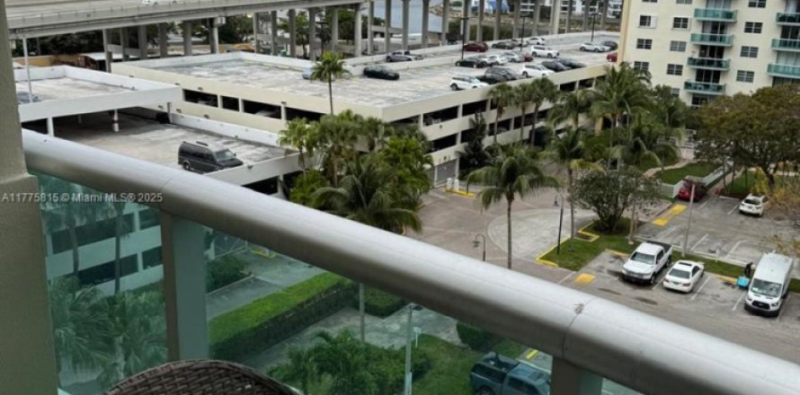 Condo in Sunny Isles Beach, Florida, 1 bedroom  № 1741709