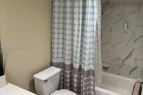 Condo in Sunny Isles Beach, Florida, 1 bedroom  № 1741709 - photo 26