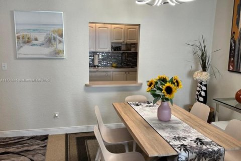 Condo in Sunny Isles Beach, Florida, 1 bedroom  № 1741709 - photo 25
