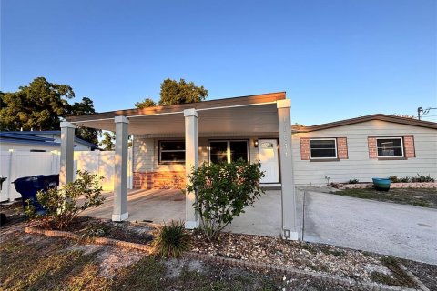 Villa ou maison à vendre à Tampa, Floride: 3 chambres, 110.46 m2 № 2239001 - photo 2